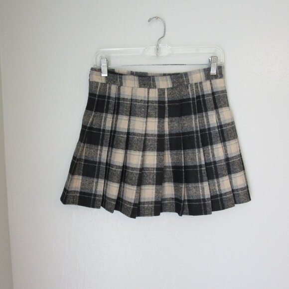 Oak + Fort Black Plaid Mini Pleated Skirt Size Large - Picture 2 of 4